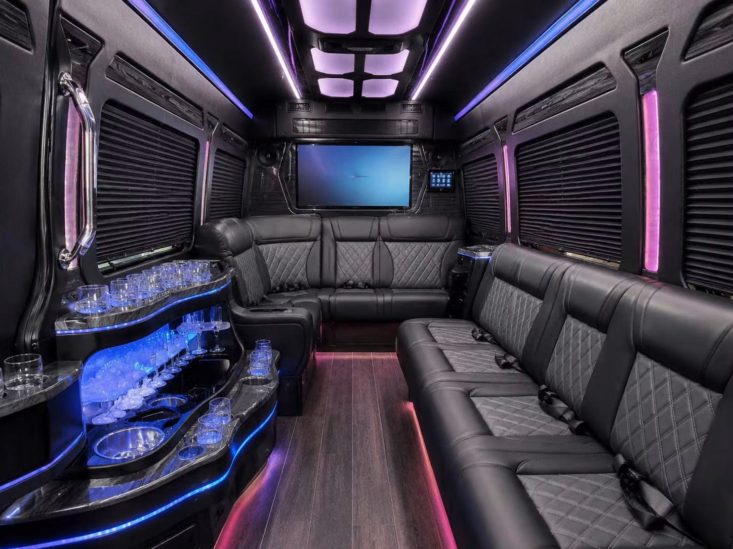 charterbusrentallakelandfl com makes fan bus rentals to tampa bay bucs lightning and rays games effortless