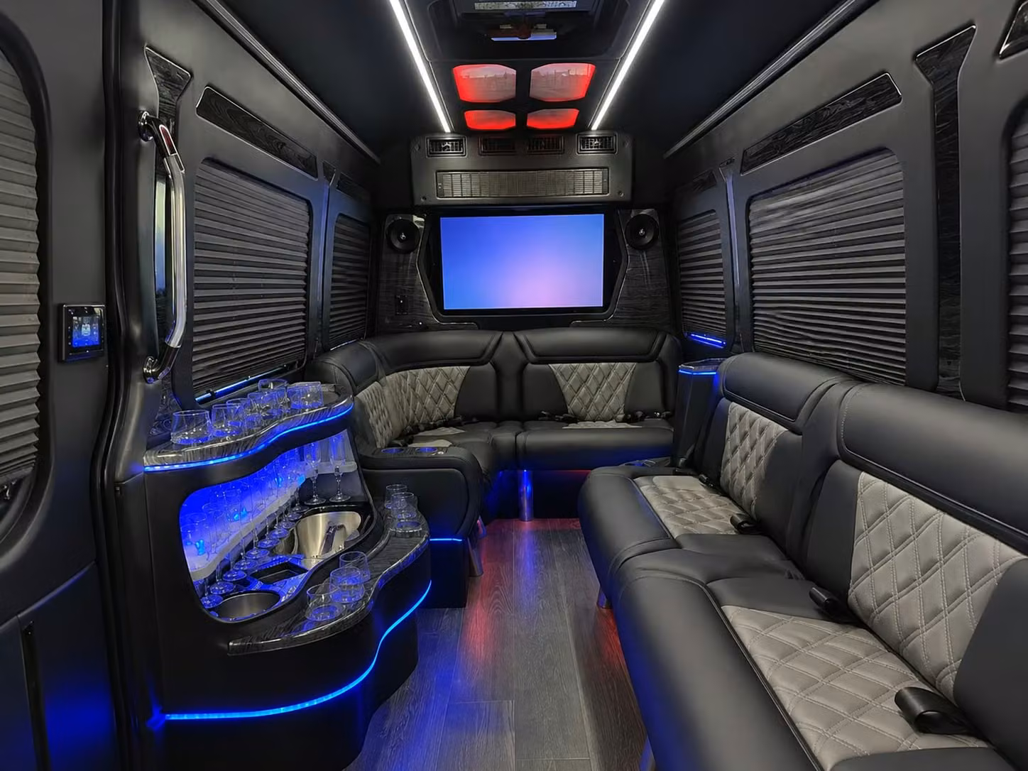 choosing the right bus for your lakeland conference or convention transfer